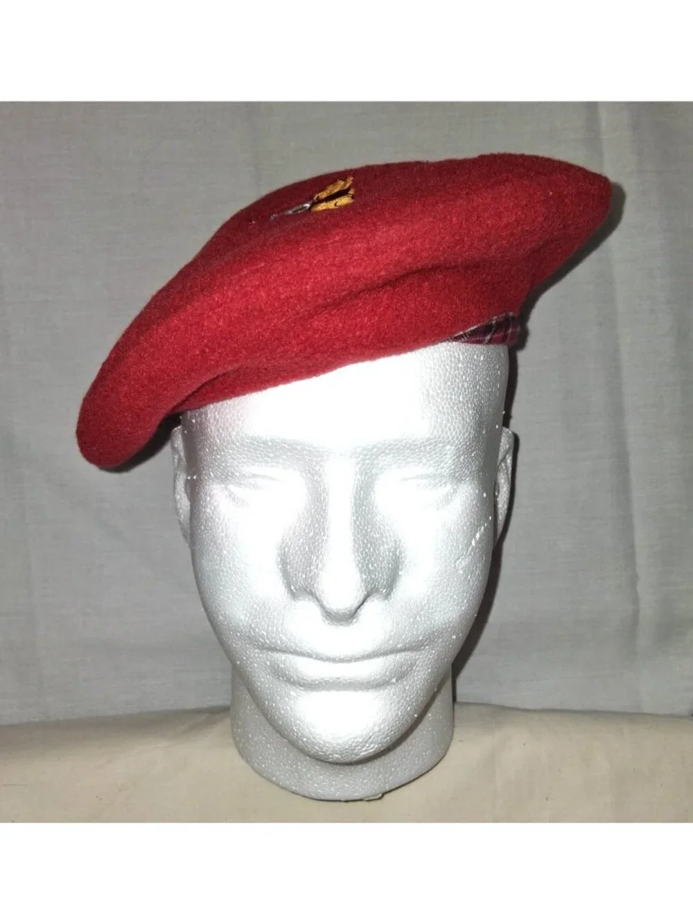 Disney Store Beret Winnie The Pooh Bugle Red Fleece Embroidered Youth Size Small